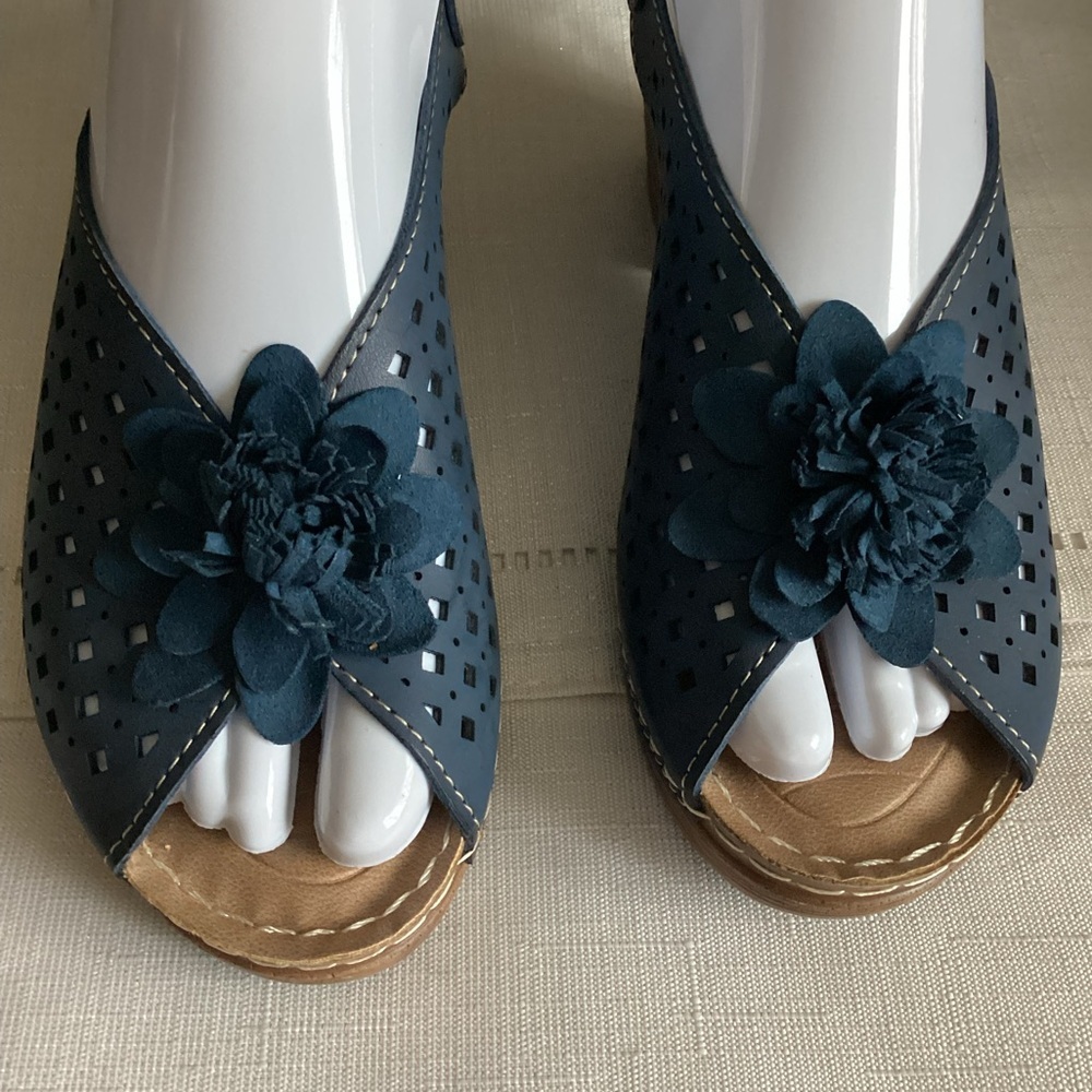 Patrizia by Spring Step - Picture 2 of 5